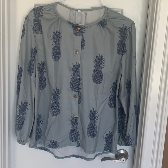 Tops - Ladies Pineapple Top XL Gray with blue NWOT